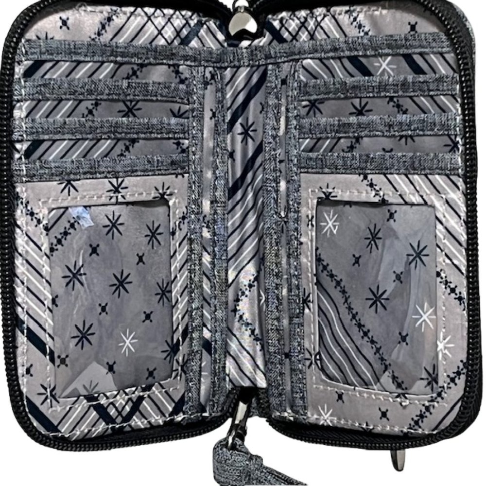 LUG Rodeo RFID-Protected Gray Quilted Wristlet - Picture 9 of 16
